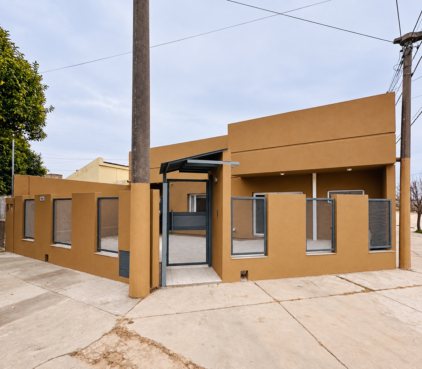 CASA 3 DORMITORIOS EN ALBERDI